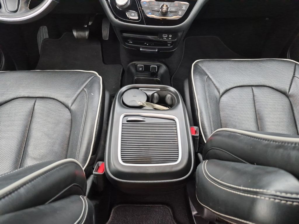 Used Car 2020 Chrysler Pacifica Hybrid  Limited For Sale Under $30,000 In Austin, Texas