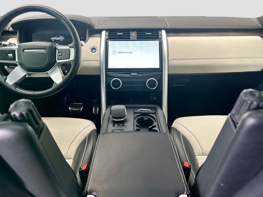 Thumbnail: 2022 Land Rover Discovery - 13