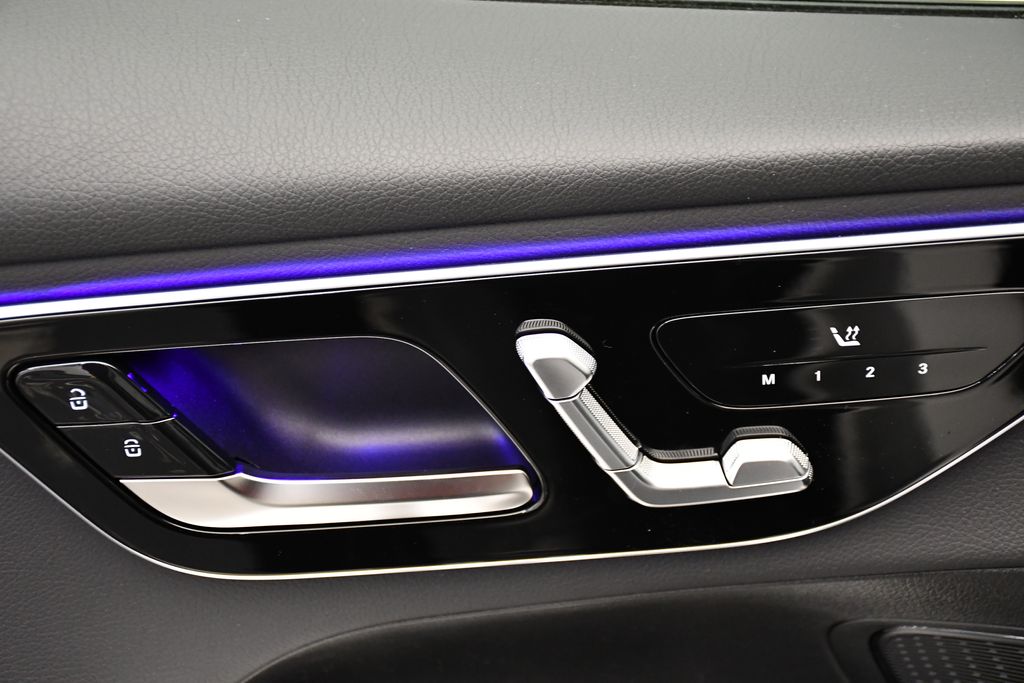 Thumbnail: 2025 Mercedes-Benz GLC - 31