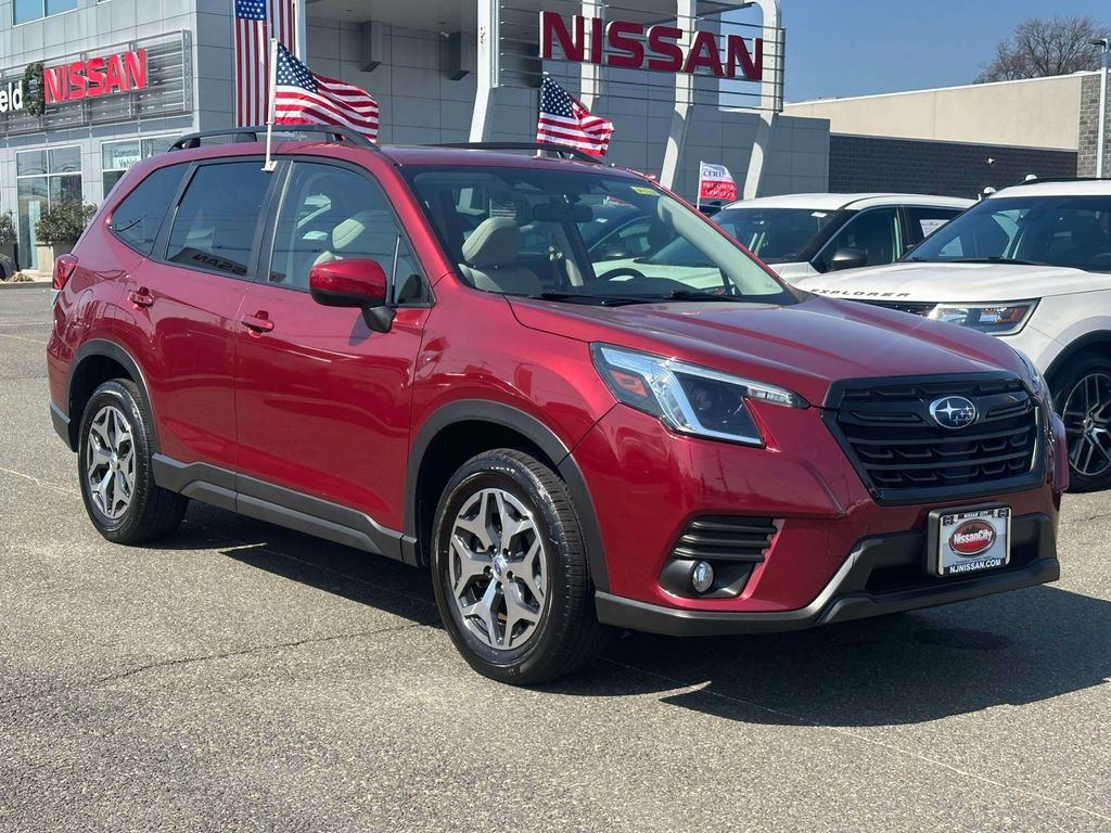 2023 Subaru Forester Premium Crossover AWD