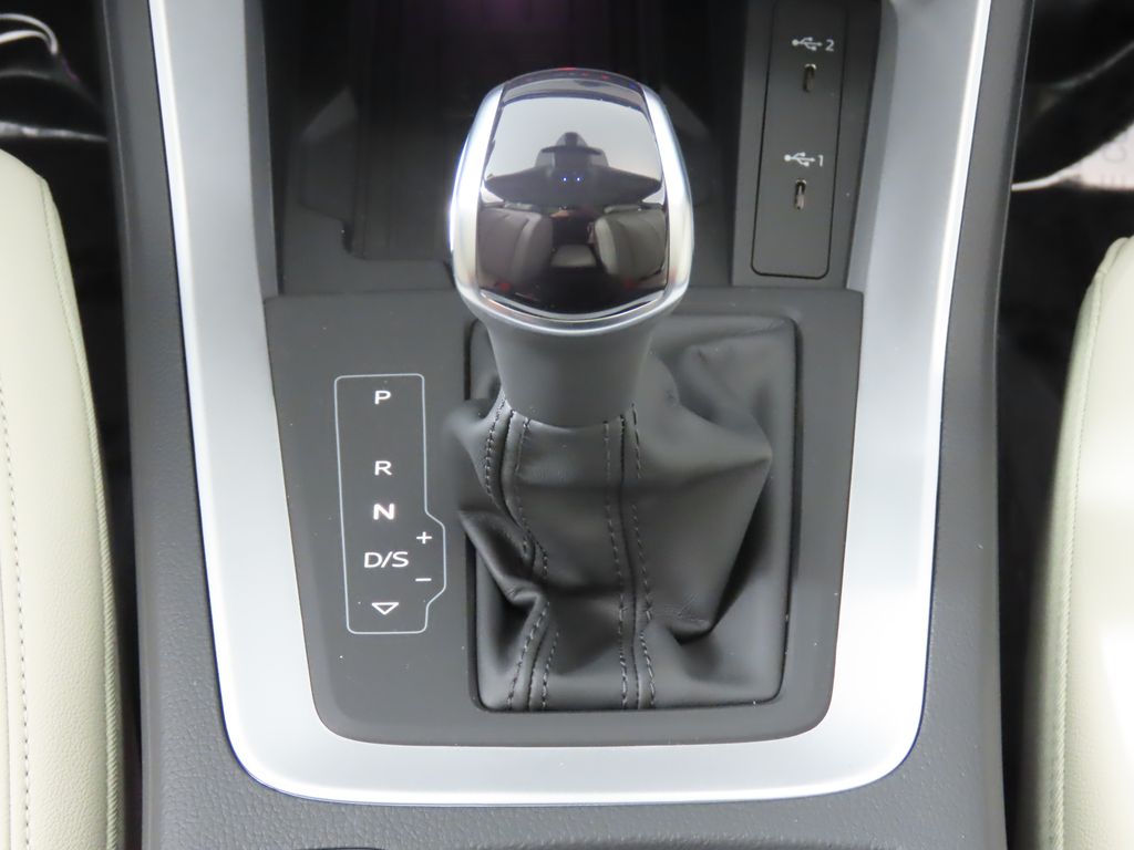 Thumbnail: 2025 Audi Q3 - 23