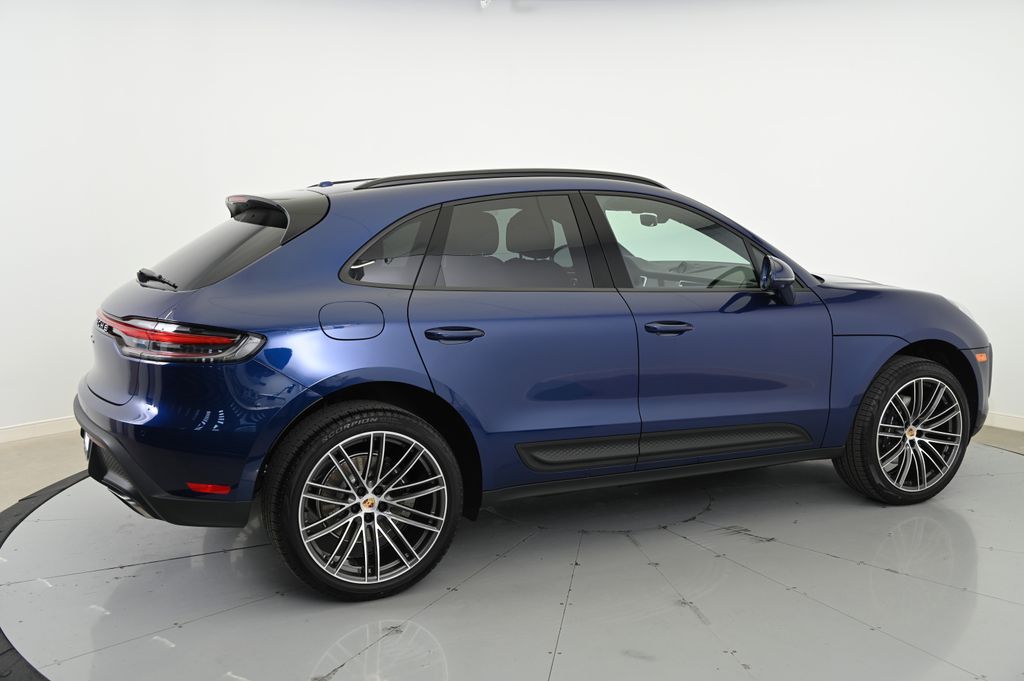 Thumbnail: 2025 Porsche Macan - 4