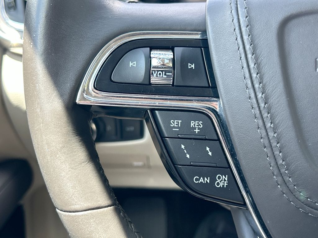 Thumbnail: 2020 Lincoln Continental - 20