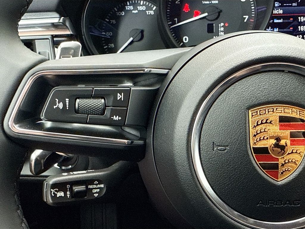 Thumbnail: 2026 Porsche Macan - 18