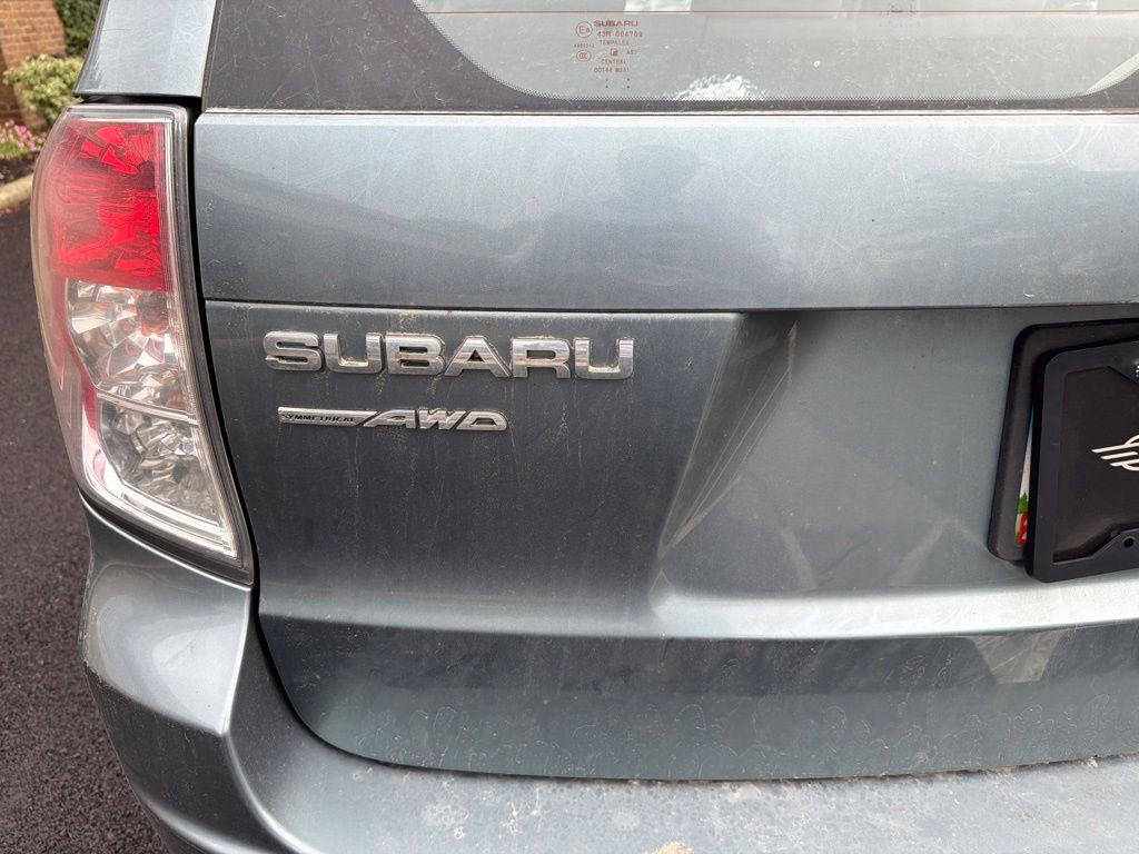 Used 2011 Green Subaru 2.5X image 10