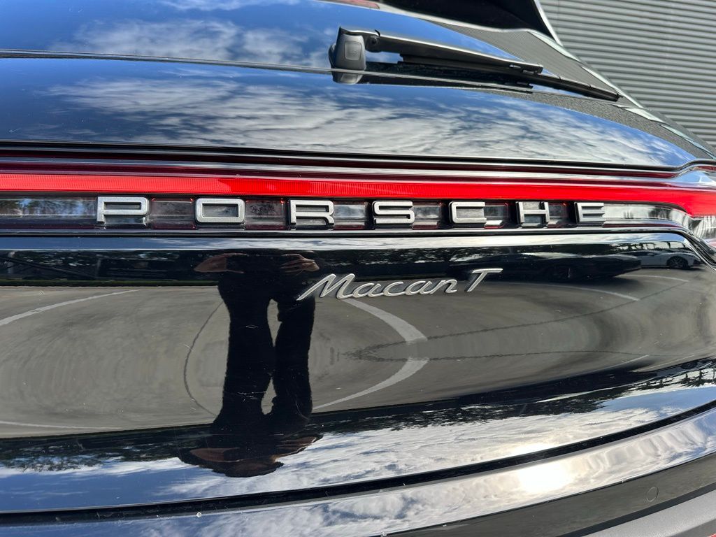Thumbnail: 2023 Porsche Macan - 14