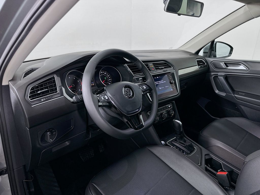 Thumbnail: 2020 Volkswagen Tiguan - 9