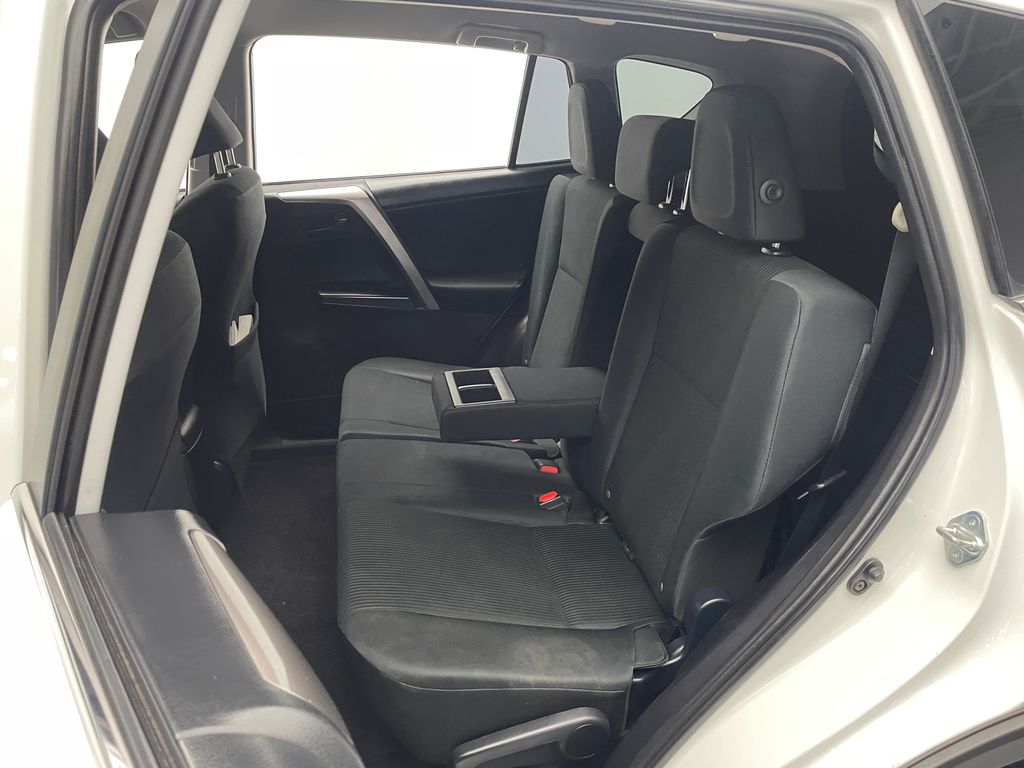 Thumbnail: 2018 Toyota RAV4 - 29