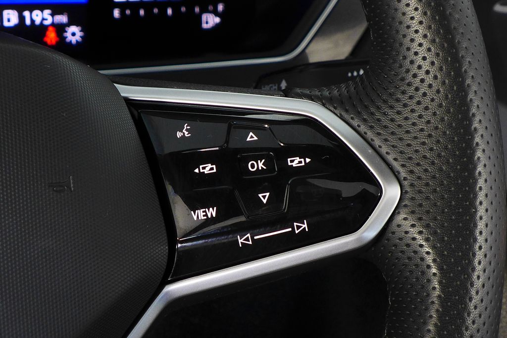 Thumbnail: 2022 Volkswagen Tiguan - 28