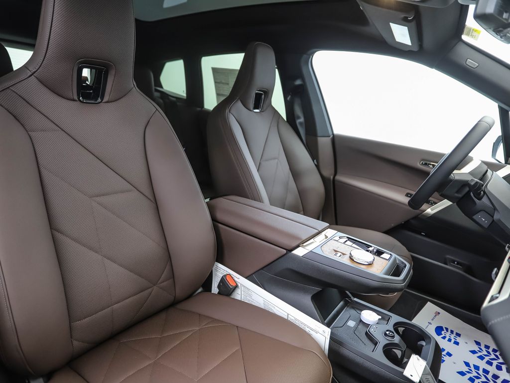 2026 BMW iX  31