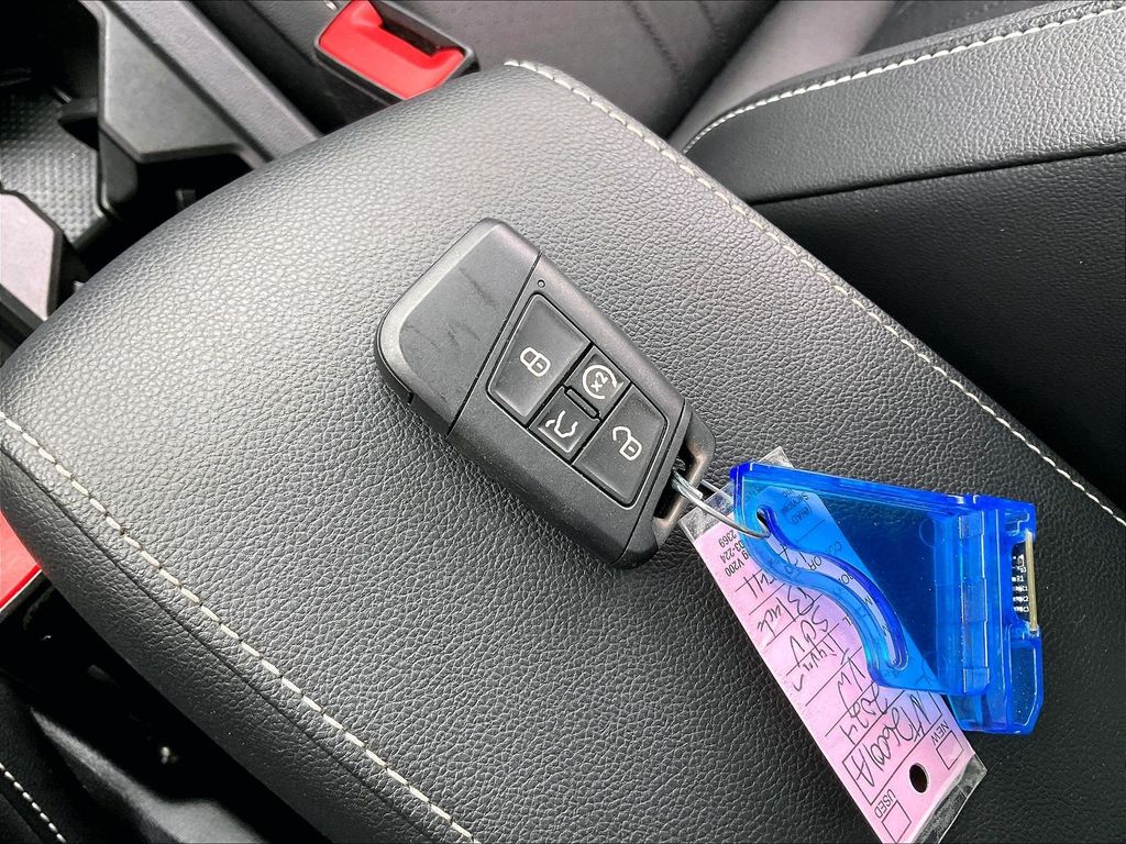 2024 Volkswagen Tiguan — photo 28