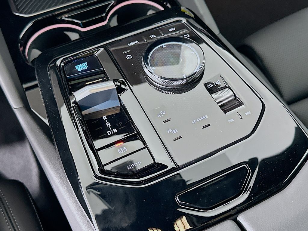 Thumbnail: 2024 BMW i5 - 15