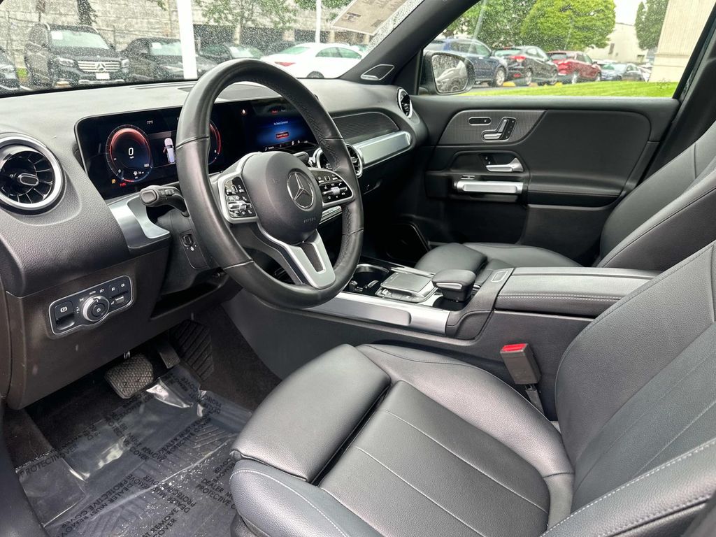 Thumbnail: 2021 Mercedes-Benz GLB - 31