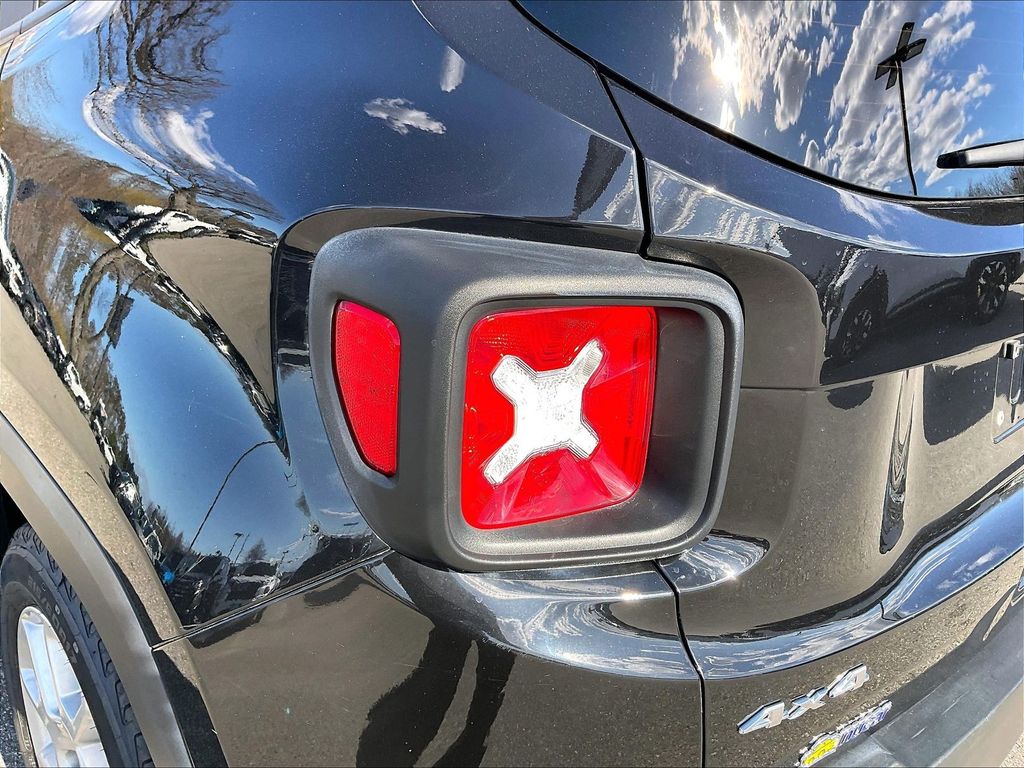 2023 Jeep Renegade — photo 28