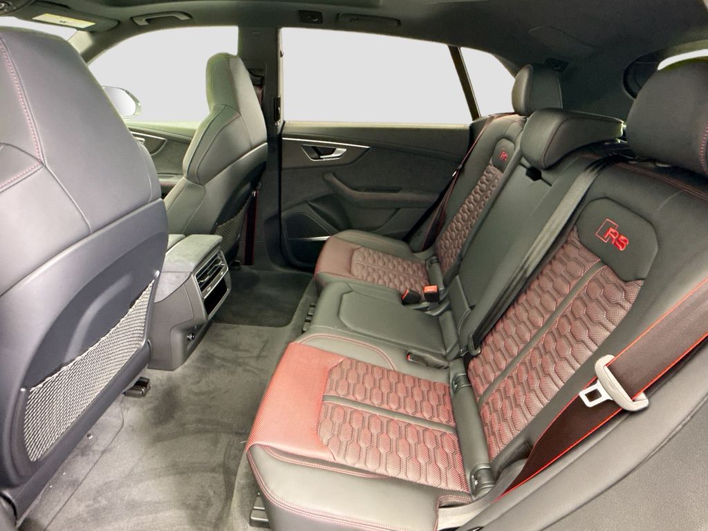 Thumbnail: 2026 Audi RS Q8 - 21