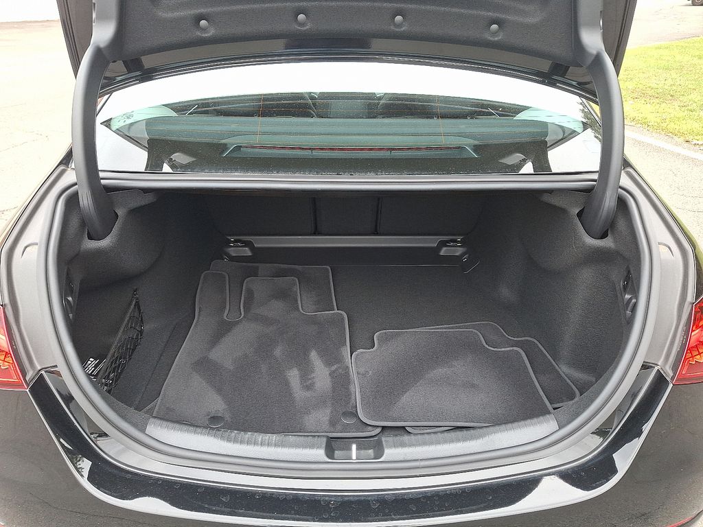 Thumbnail: 2025 Mercedes-Benz C-Class - 28