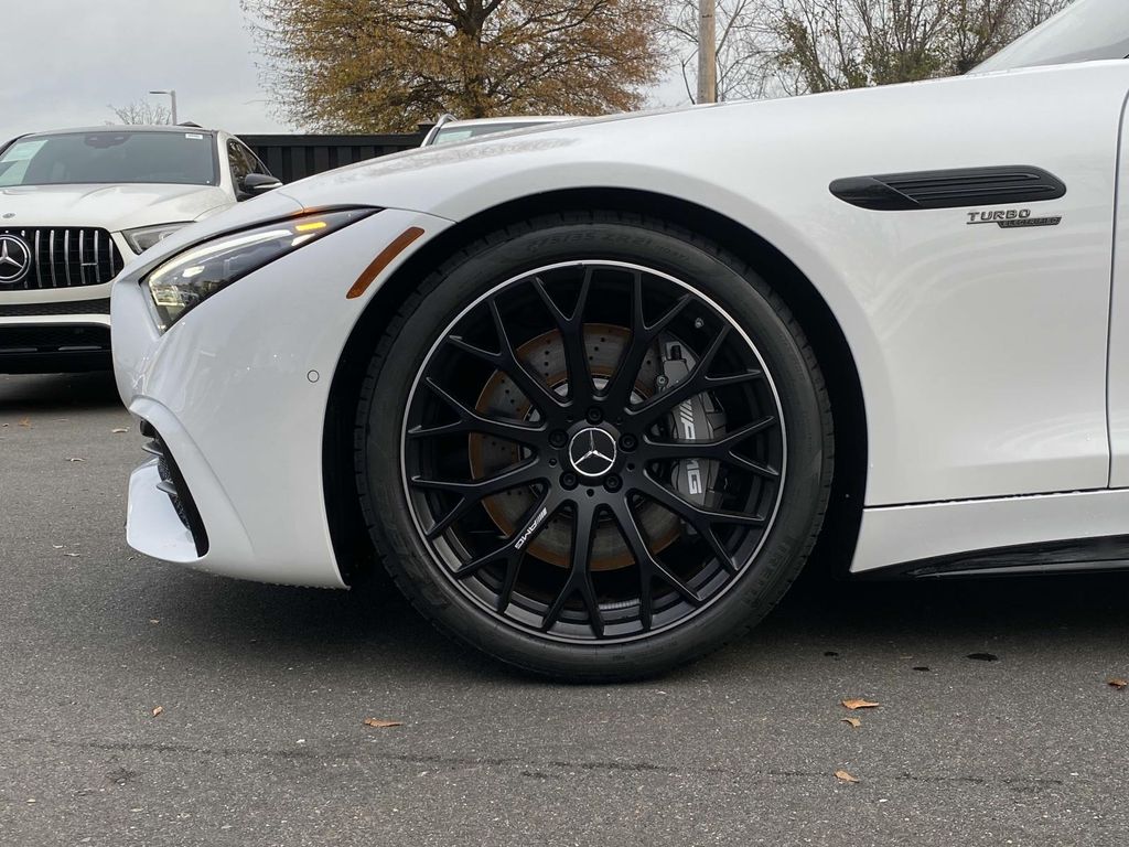 2025 Mercedes-Benz SL-Class AMG SL 43 8