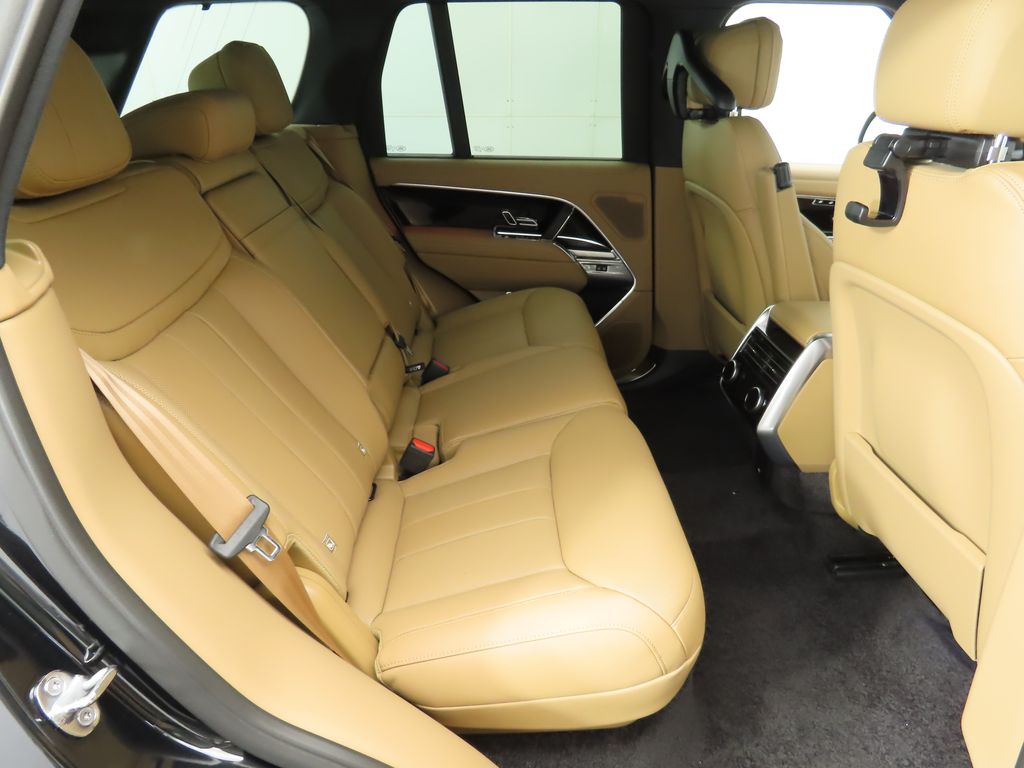 Thumbnail: 2025 Land Rover Range Rover - 22