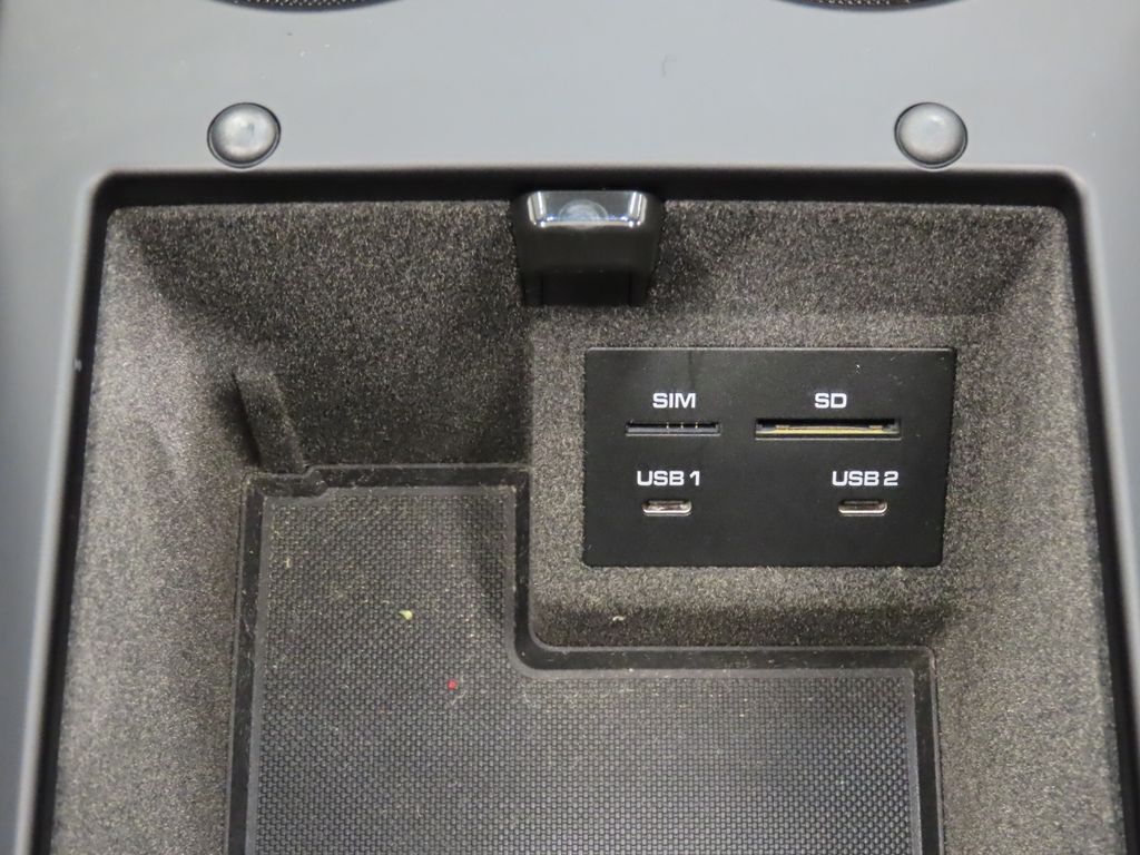 Thumbnail: 2023 Porsche Macan - 30