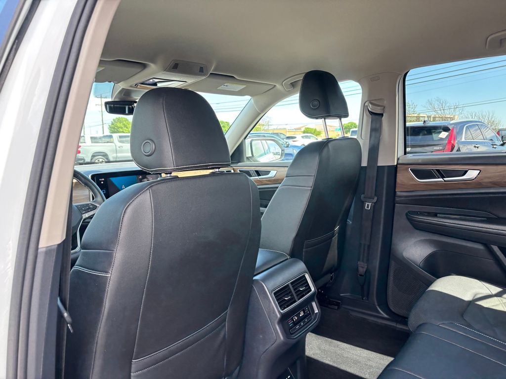 Used Car 2025 Volkswagen Atlas  2.0t Se W/technology For Sale Under $40,000 In Austin, Texas