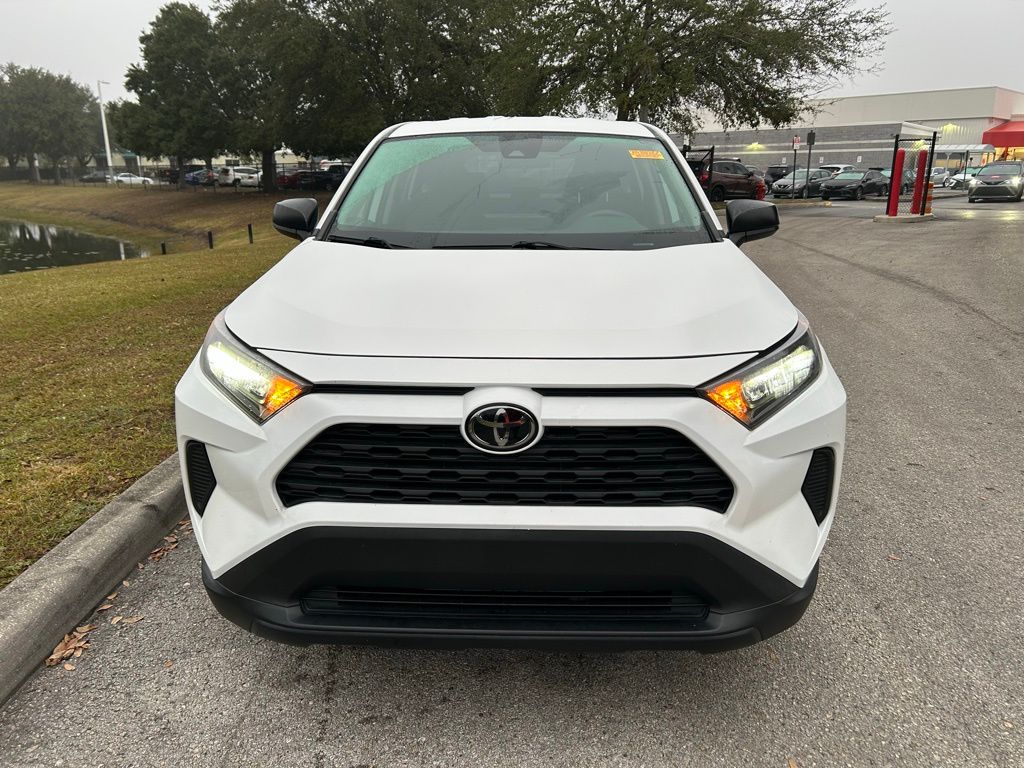 Thumbnail: 2022 Toyota RAV4 - 8