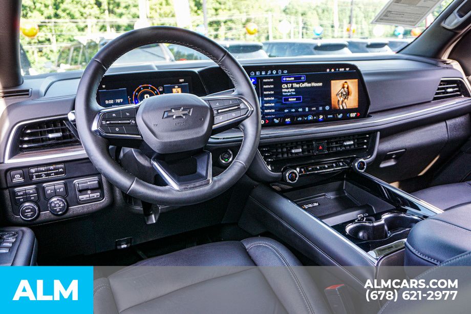 Used 2025 Black Chevrolet Z71 image 29