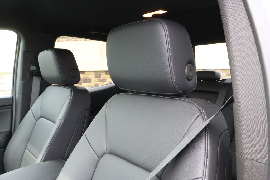 Thumbnail: 2026 Chevrolet Colorado - 16