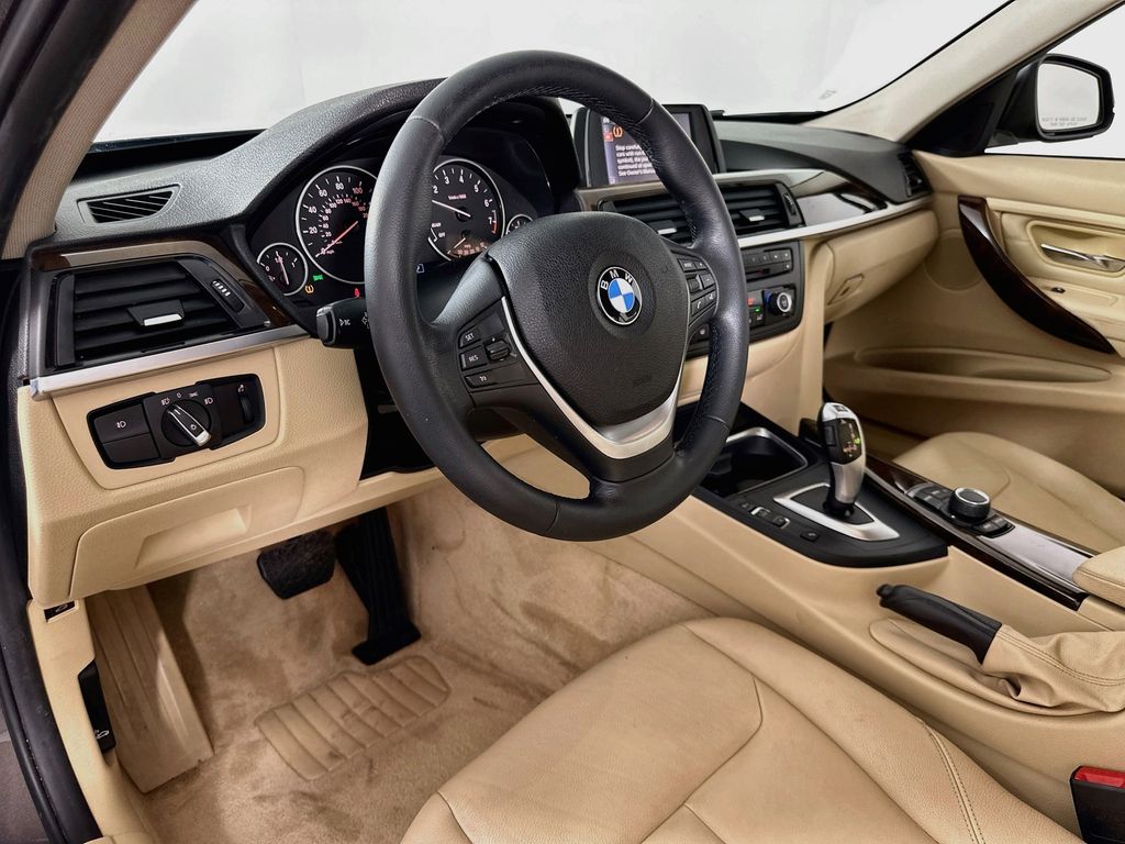 Thumbnail: 2015 BMW 3 Series - 9