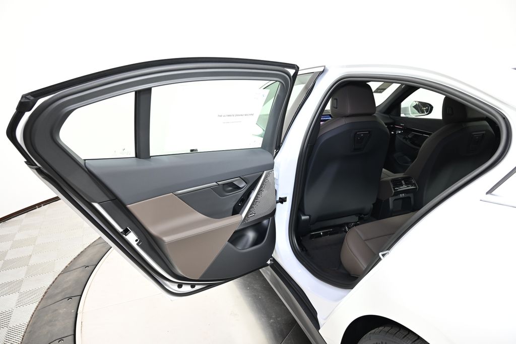 Thumbnail: 2026 BMW 5 Series - 23