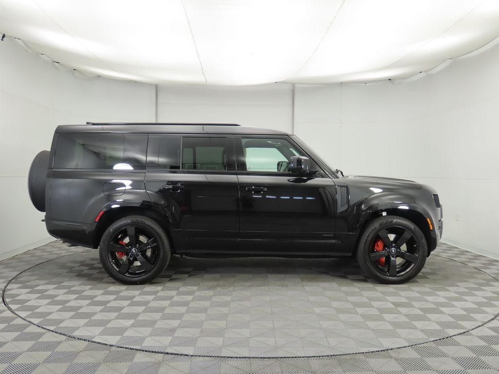 Thumbnail: 2025 Land Rover Defender - 4