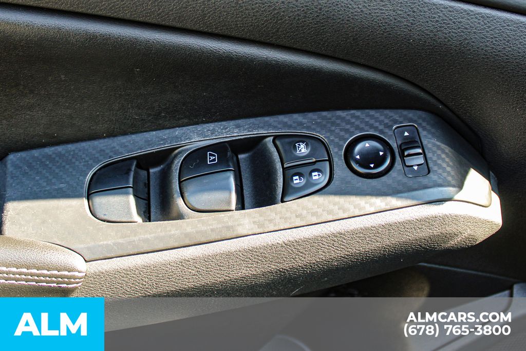 Used 2024 Black Nissan 2.5 SV image 38