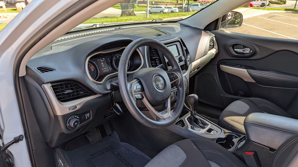 Used 2018 Jeep Cherokee Latitude 4D Sport Utility