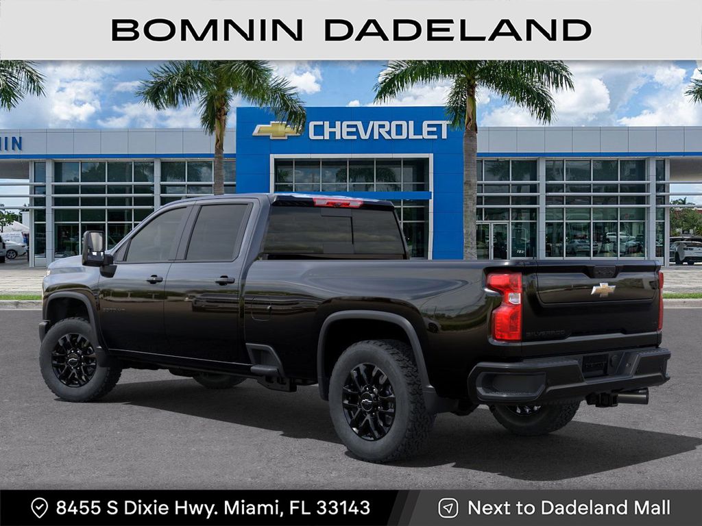 2025 Chevrolet Silverado 3500HD LT photo