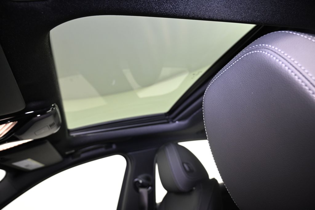 Thumbnail: 2025 BMW 3 Series - 20