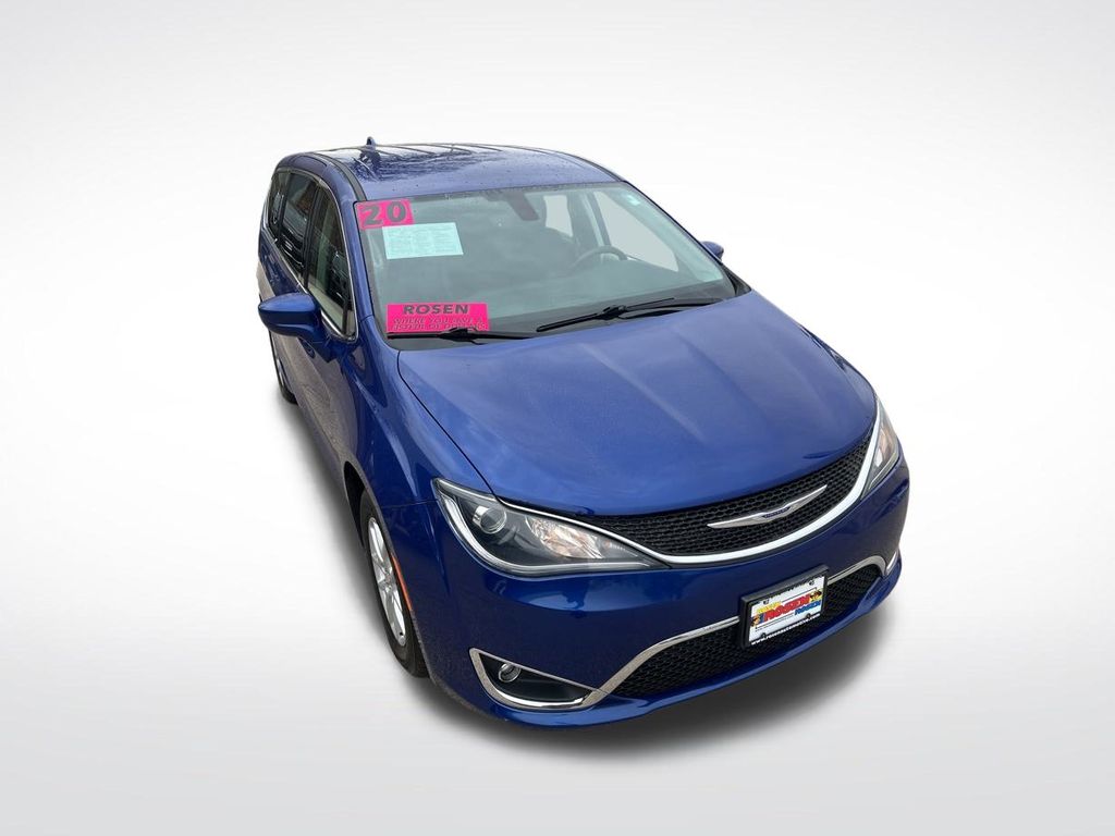 2020 Chrysler Pacifica Touring photo