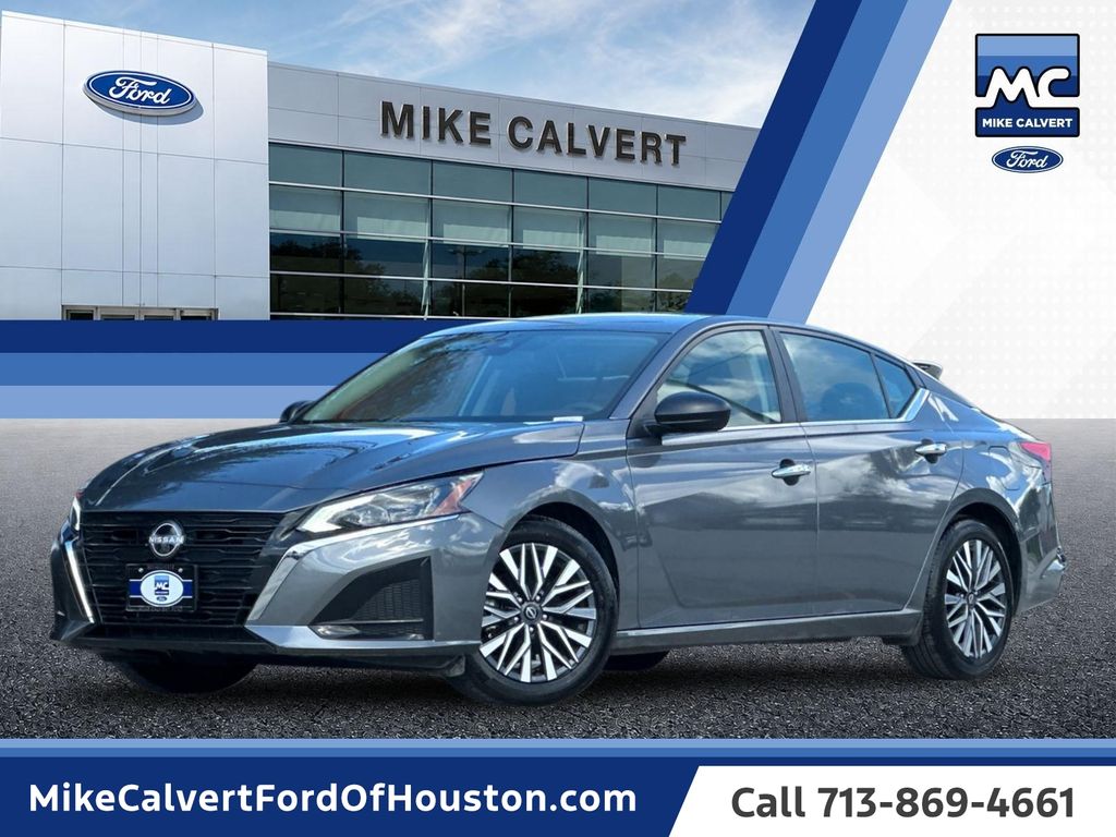 Gray (Gun Metallic) 2025 Nissan Altima Sedan Front-Wheel Drive Continuously Variable Transmission