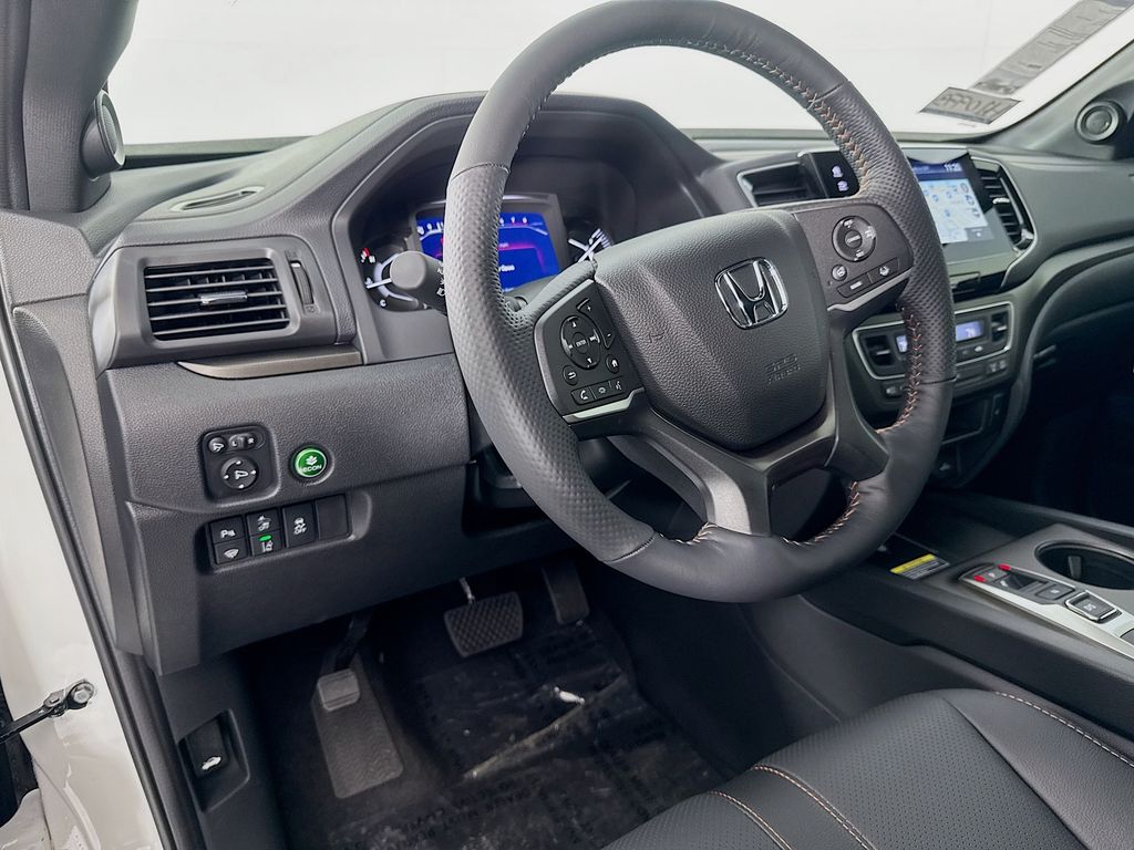 2025 Honda Passport TrailSport photo