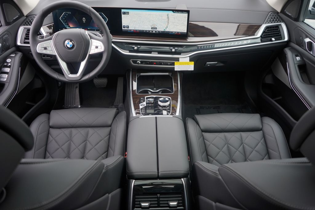 2025 BMW X7 xDrive40i 13