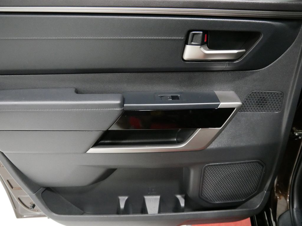 2025 Toyota Tundra Limited - Photo 21