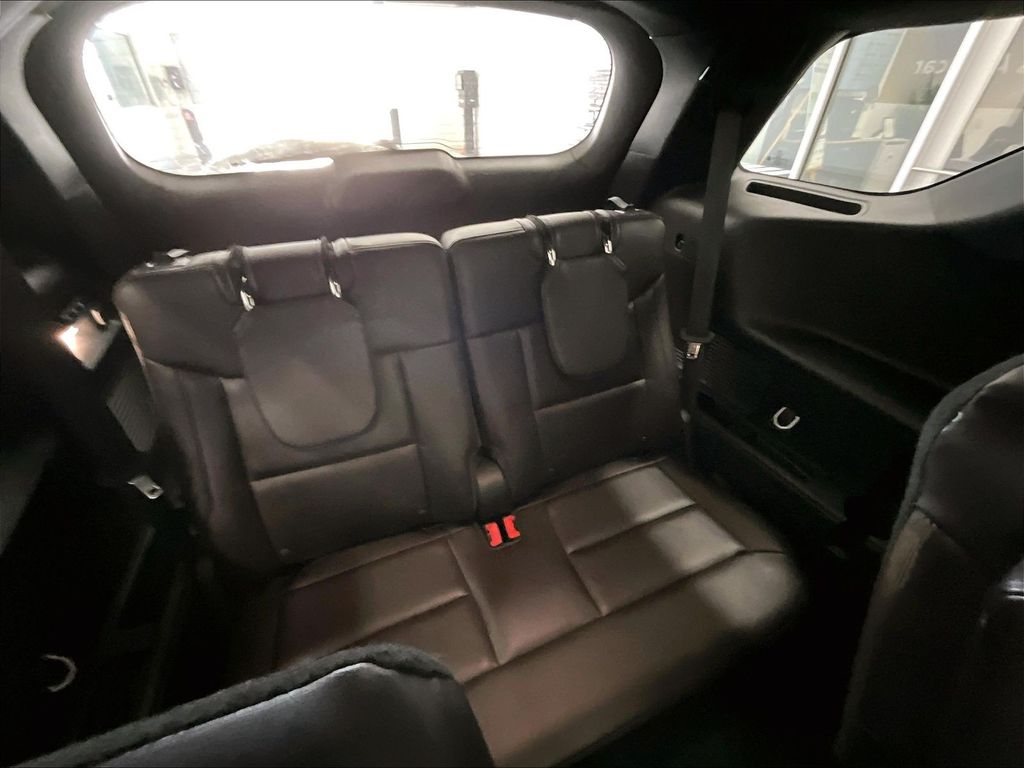 2025 Ford Explorer — photo 17