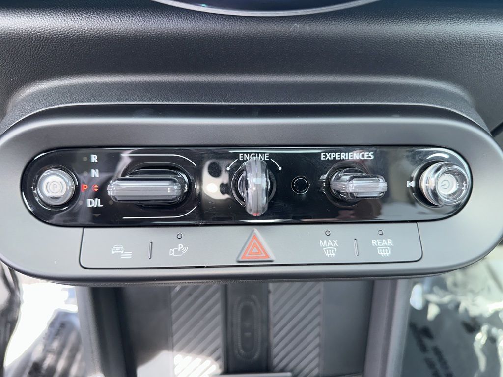 Thumbnail: 2025 MINI Cooper - 17