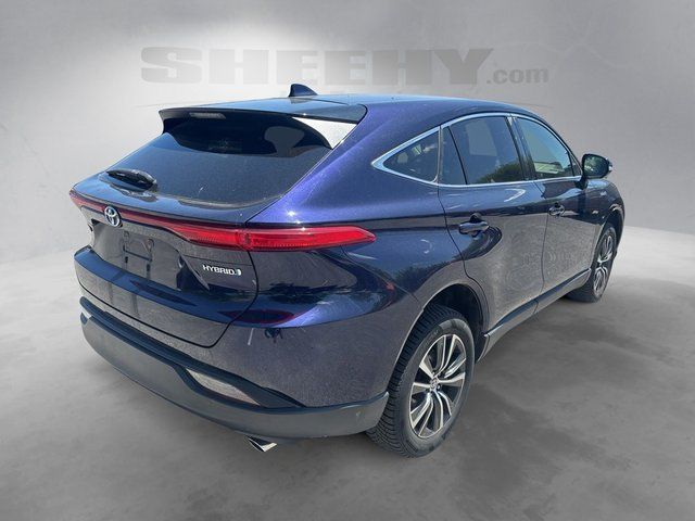 Used 2021  Toyota LE image 11