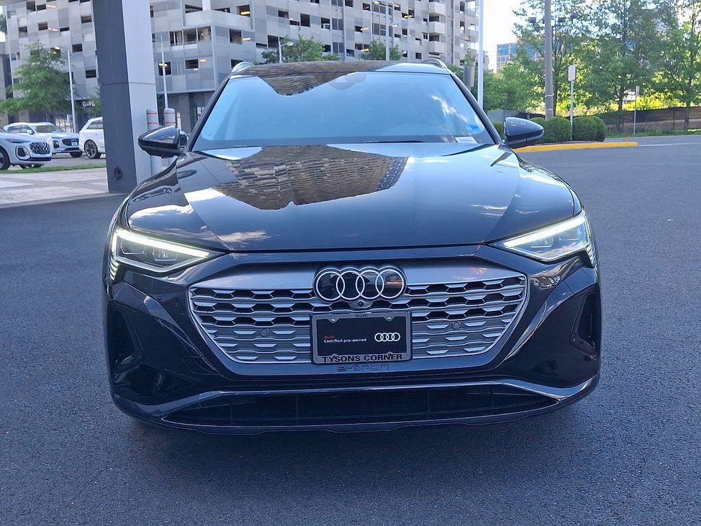 Thumbnail: 2024 Audi Q8 e-tron - 2