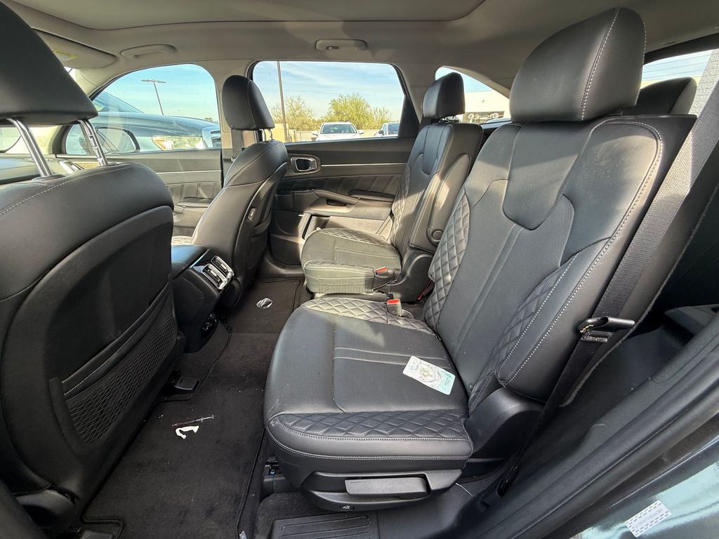 Thumbnail: 2022 Kia Sorento - 10