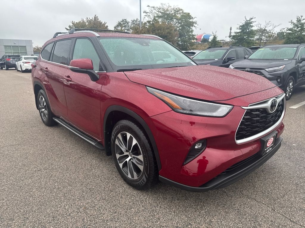 2022 Toyota Highlander XLE photo 11