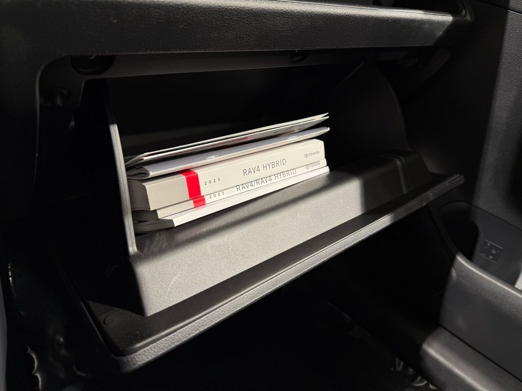 Thumbnail: 2023 Toyota RAV4 - 31