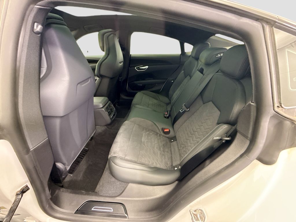 Thumbnail: 2024 Audi e-tron GT - 20