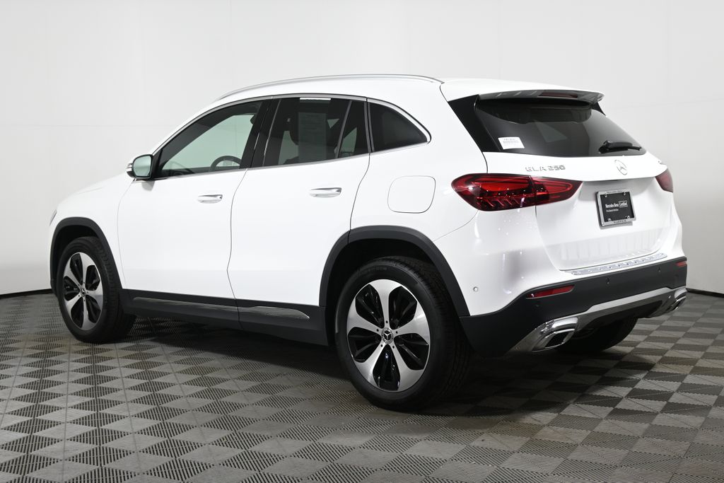 2025 Mercedes-Benz GLA 250 4MATIC 5