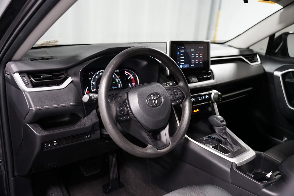 2023 Toyota RAV4 XLE 7