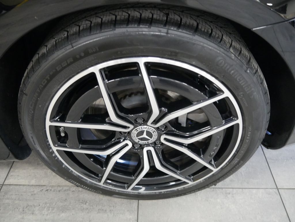 Thumbnail: 2023 Mercedes-Benz E-Class - 12